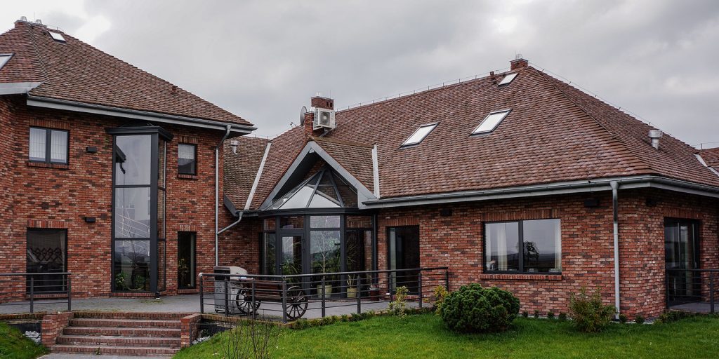 Realizacja dachówka ceramiczna ręcznie formowana